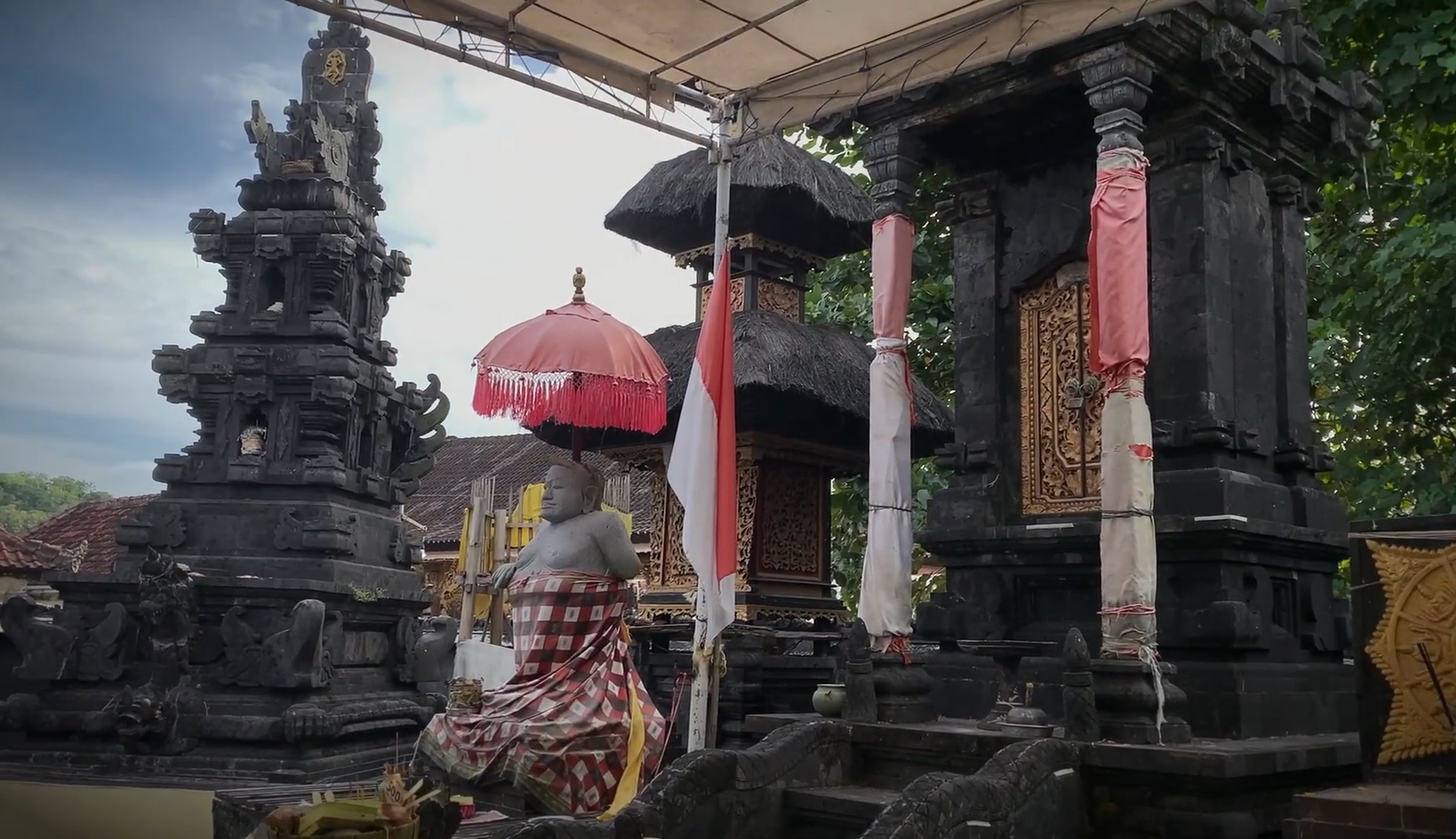 Pura Wayah Dalem Mahjapahit di Nusa Ceningan yang berkaitan erat dengan Majapahit