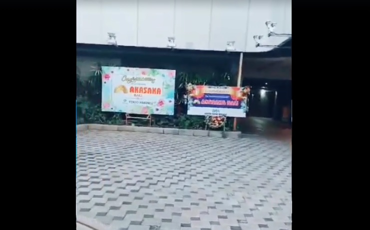 Karaoke dan Diskotek Akasaka buka lagi setelah Petrus Golose pensiun.