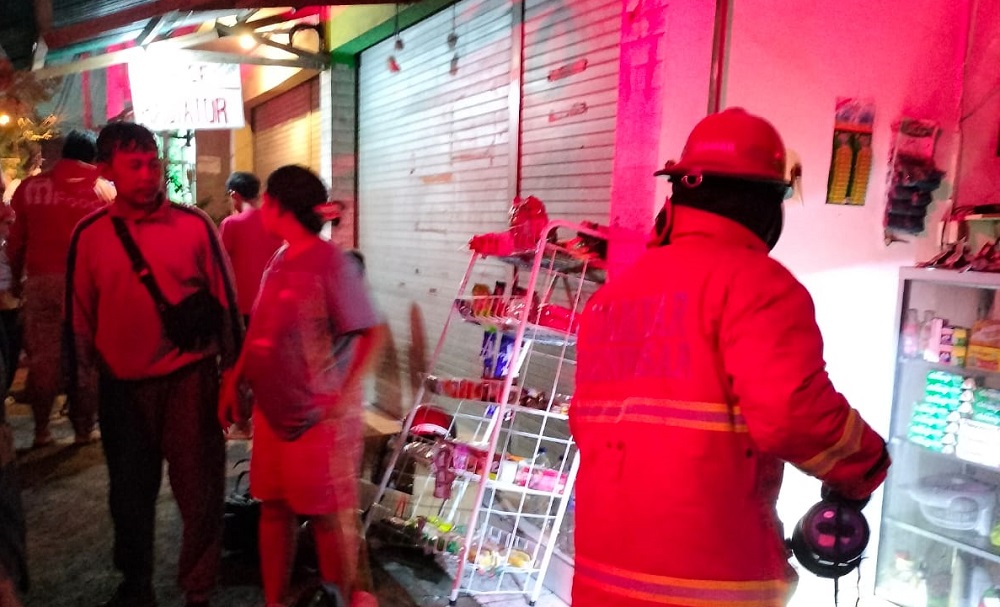 Kebakaran Warung Madura di Denpasar yang mengakibatkan ayah-ibu dan bayinya mengalami luka bakar.