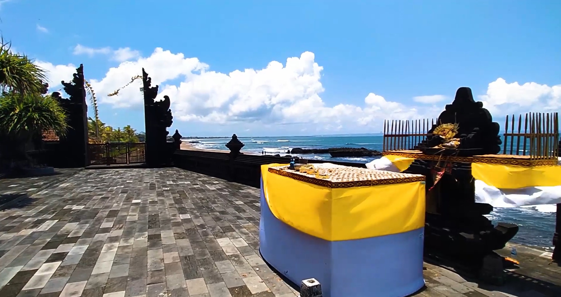 Areal Pura Batu Mejan, Desa Canggu, Kecamatan Kuta Utara, Badung, Bali