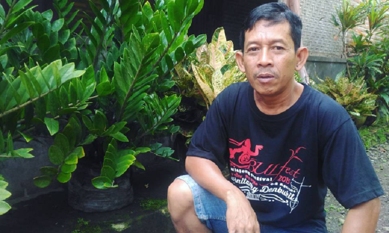 Wayan Murdika yang dahulu pernah bekerja sebagai tukang putar film keliling di Buleleng