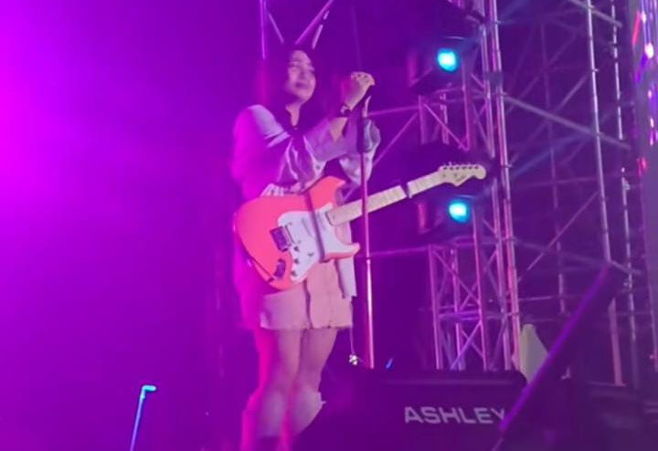 Momen Tika Pagraky nangis saat tampil di Denpasar Youth Festival