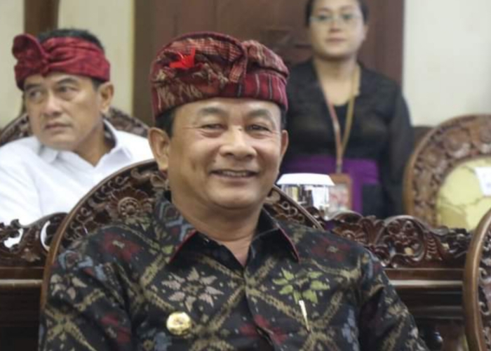 Bupati Karangasem I Gede Dana.