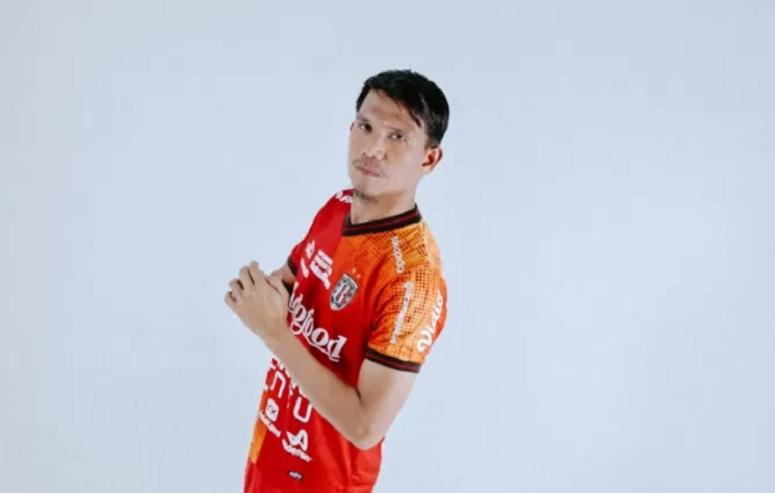 Sandi Sute pernah membela Bali United. Dikabarkan dia akan ke klub Luga 2, PSMS Medan dari Kalteng Putra