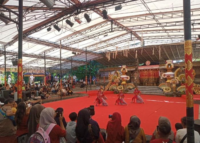 MEMUKAU : Penampilan Tari Topeng Kelana di PKB ke-46, Sabtu (13/7/2024).