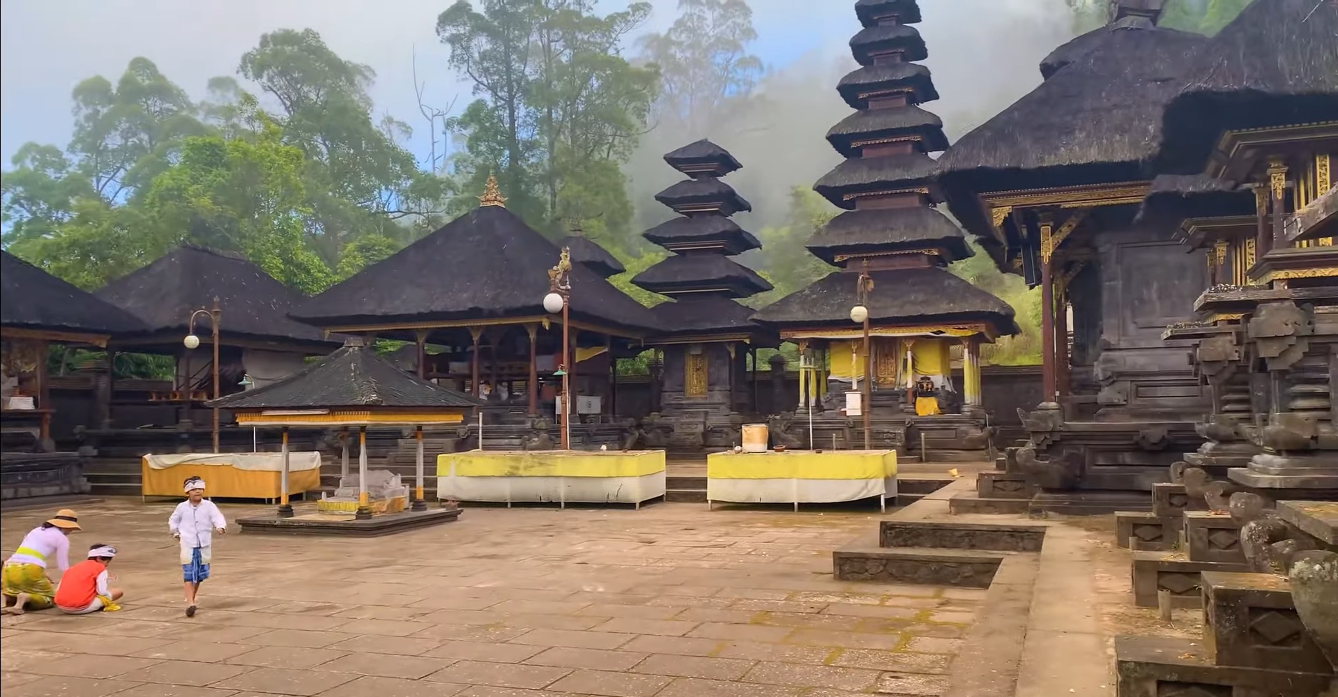 Pura Pasar Agung di Desa Sebudi, Kecamatan Selat, Kabupaten Karangasem Bali