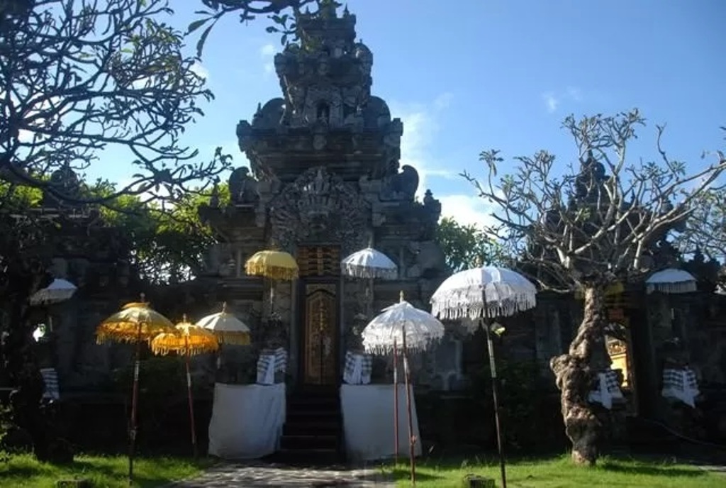Pura Luhur Candi Narmada Tanah Kilap, pura Hindu Bali yang memiliki sejarah unik.