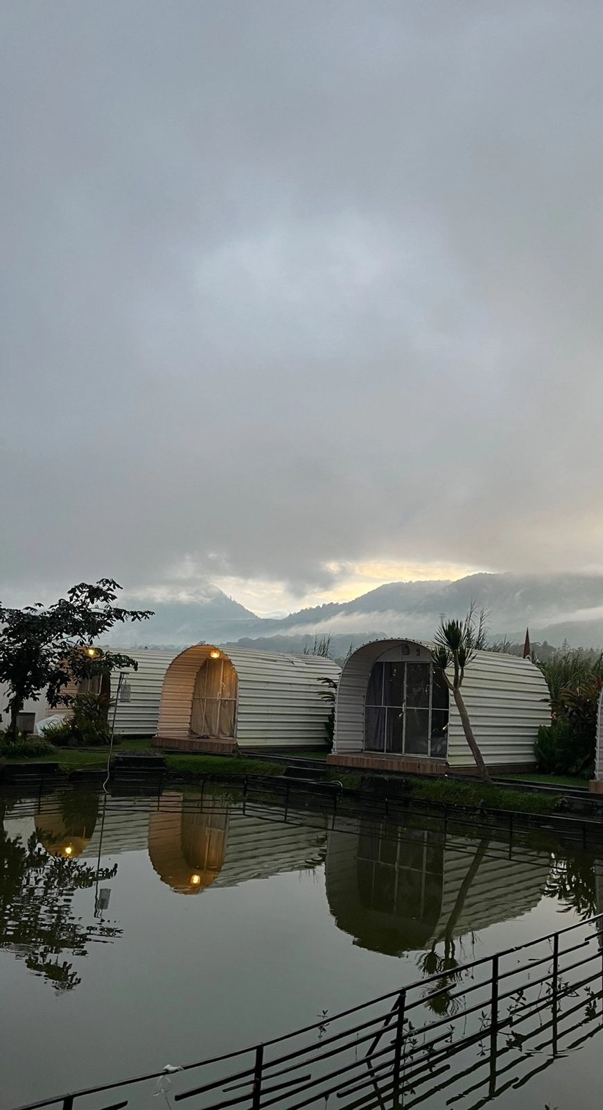 Glamour Camping Bedugul, Tempat yang Memadukan Kemewahan glamping dengan Pesona Danau.