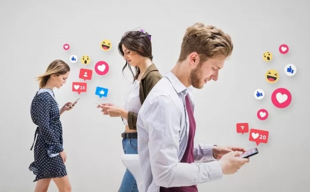 POSTING: Medsos, bagi sebagai orang adalah ruang untuk mengunggah berbagai hal. Berikut ada 9 kepribadian orang yang suka buat postingan meski tanpa respo.