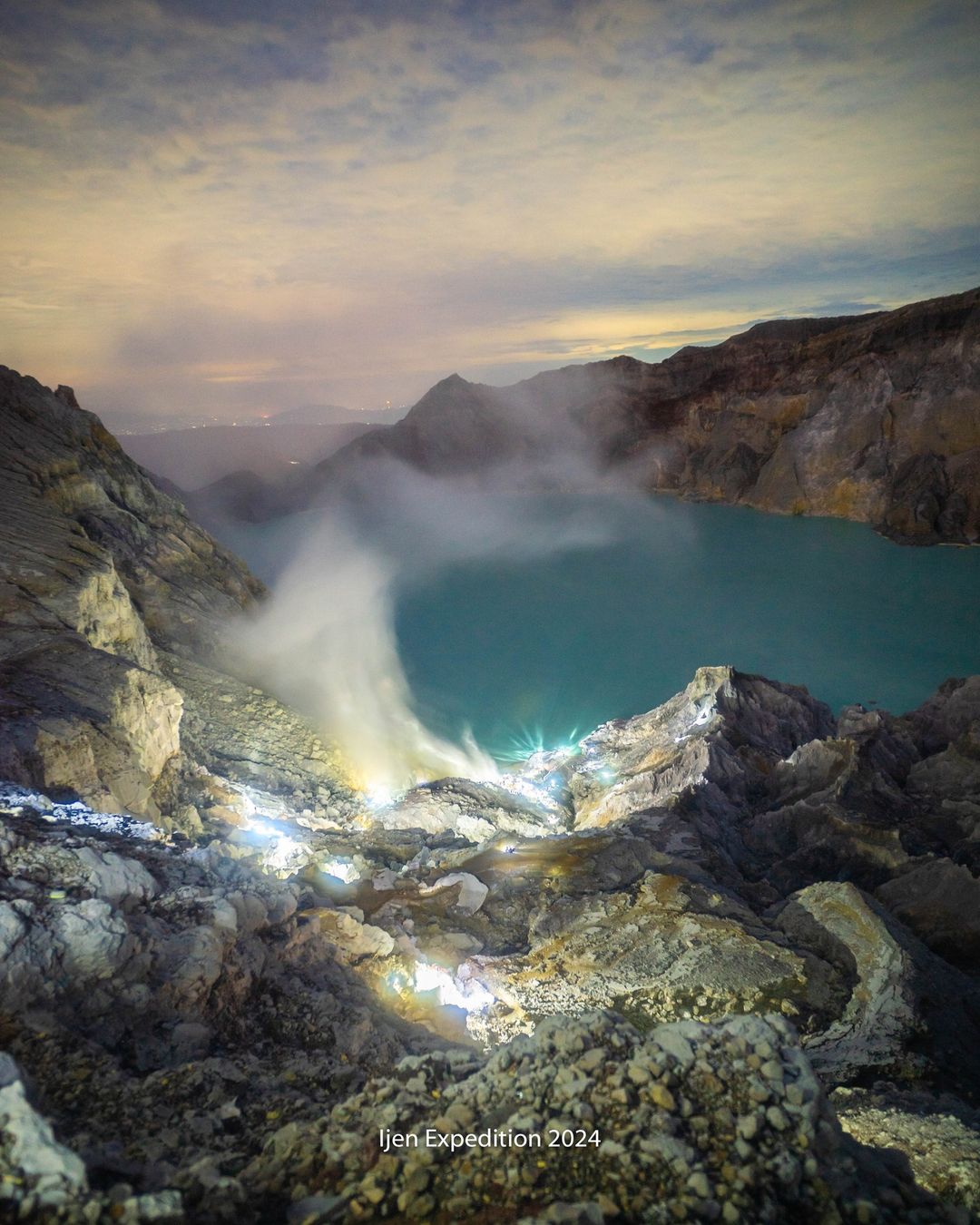 Kawah Ijen di Banyuwangi jadi jujukan turis dan petualang