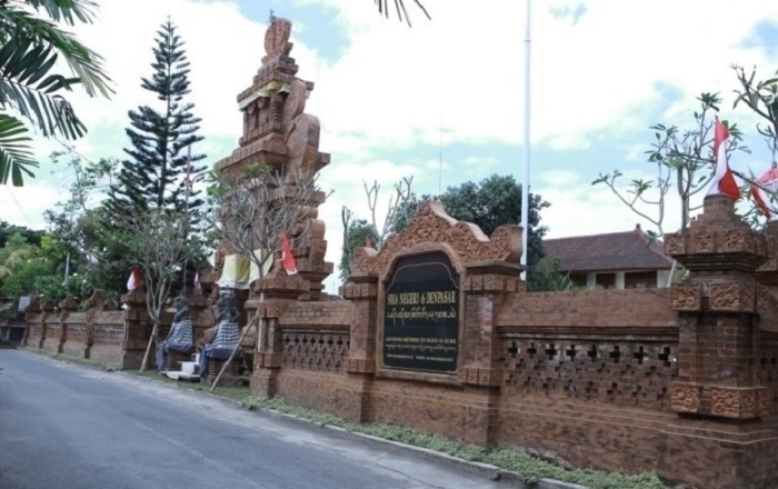 Pungutan Rp1,5 Juta untuk beli AC di SMAN 6 Denpasar batal, tapi tetap pasang AC.