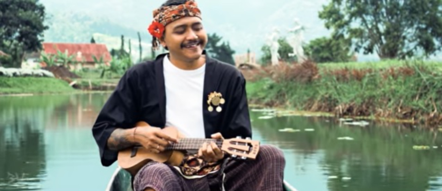 Penyanyi Bagus Wirata merilis lagu terbaru yang berjudul Tresna Sing Kewales