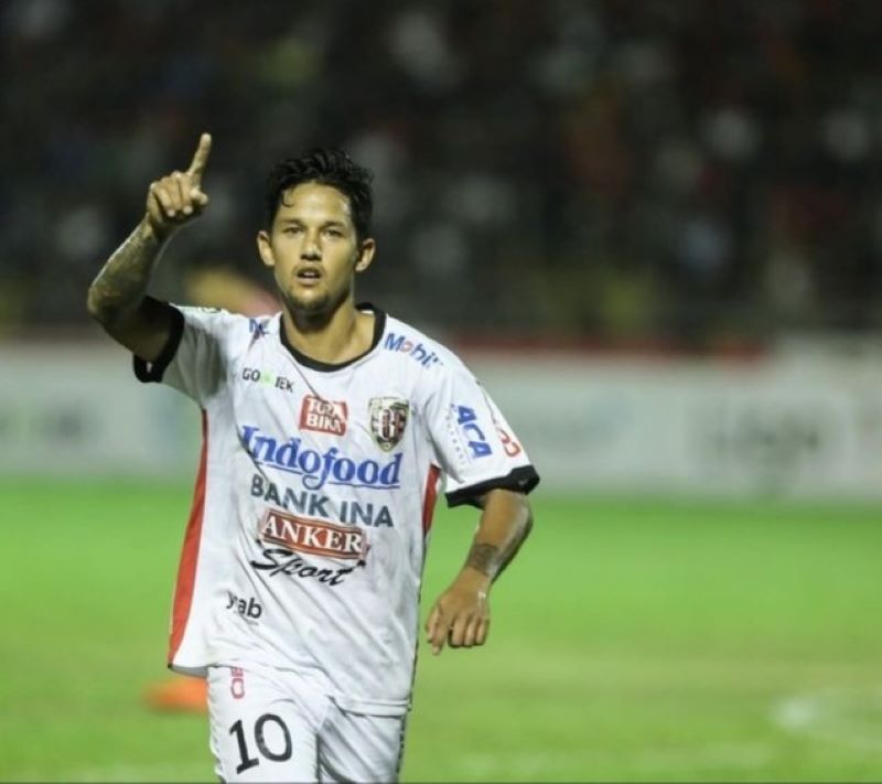 Unggahan terbaru Irfan Bachdim di Instagram pada (16/7/2024). Ia menggunakan jersey Bali United.