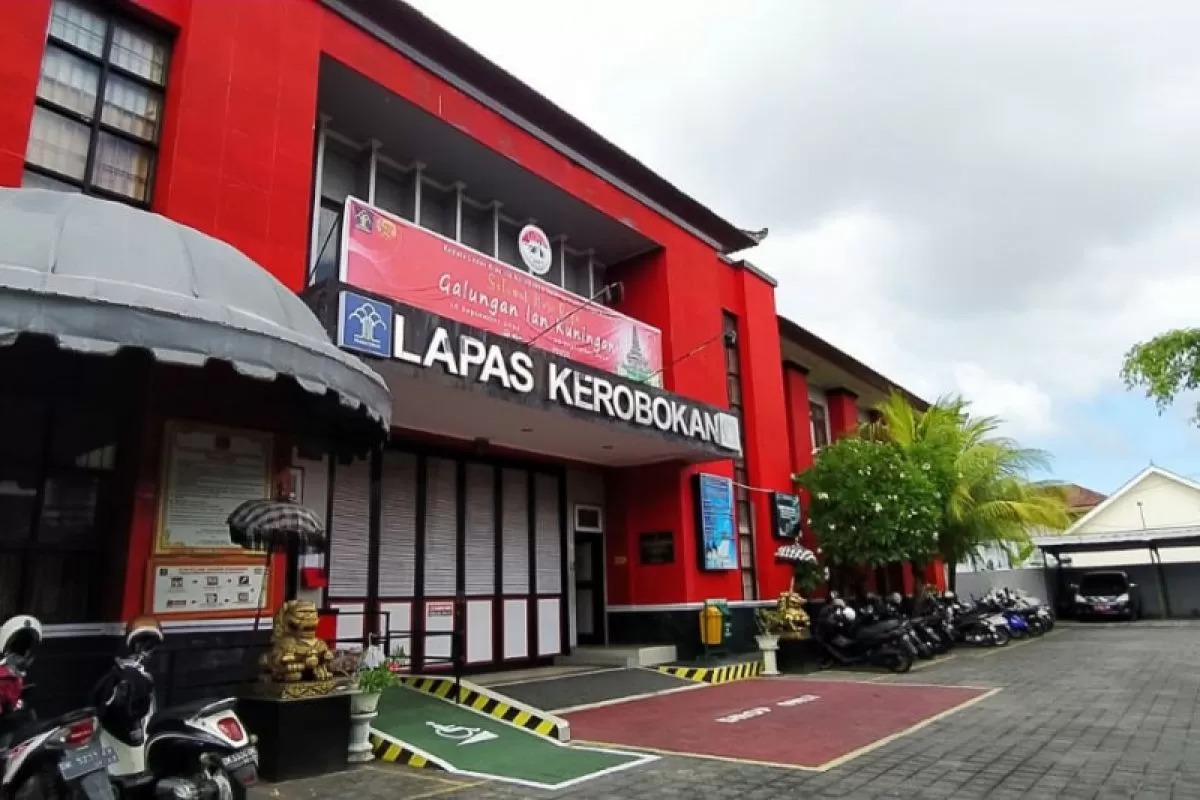 Ditreskrimsus Polda Bali menemukan setengah kilo narkoba diduga sabu di dalam Lapas Kerobokan.