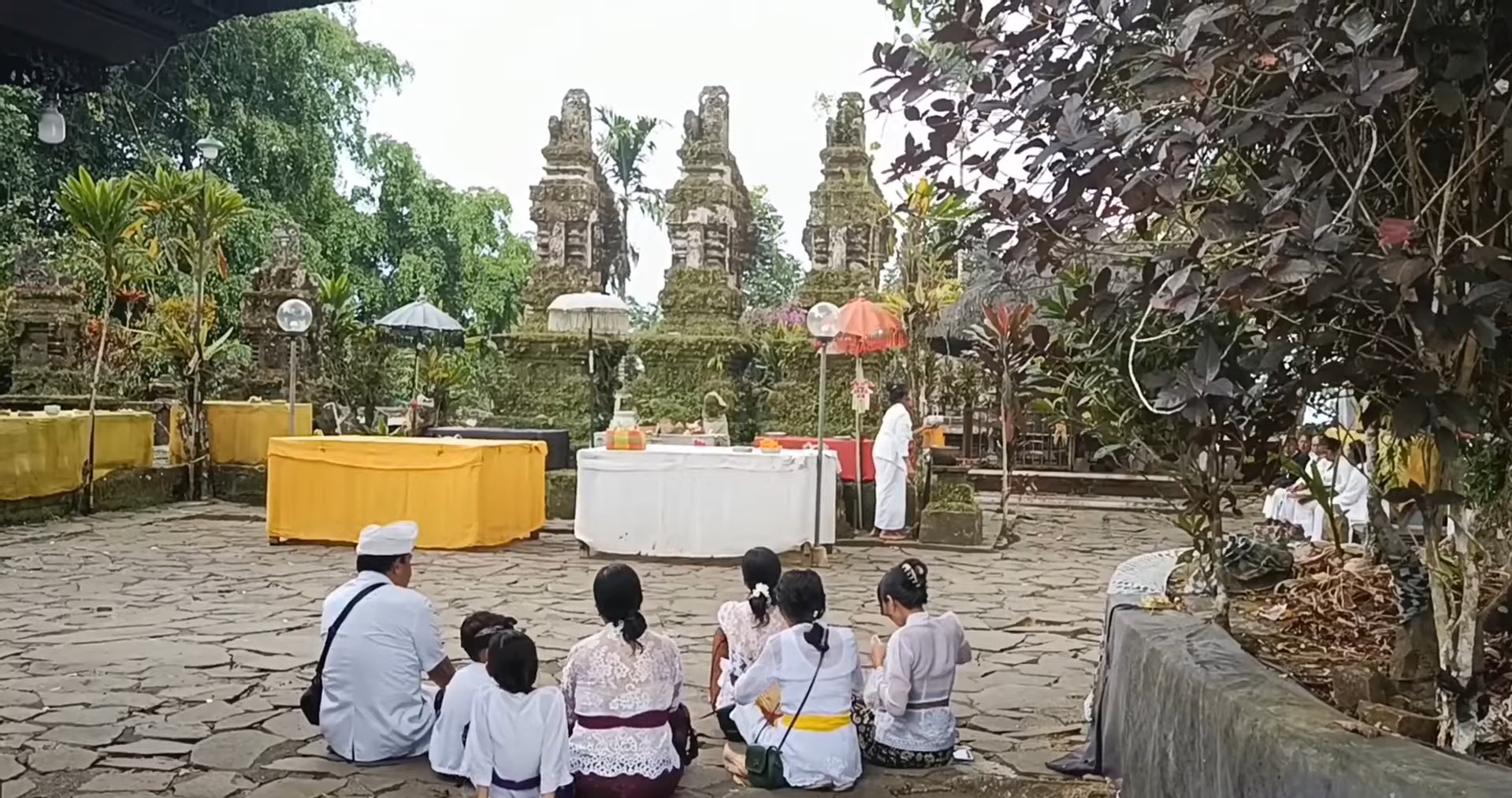 Pura Luhur Muncaksari di Desa Sangketan, Kecamatan Penebel, Tabanan, Bali sebagai simbol kemakmuran.