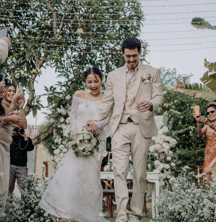 Jennifer Coppen dan Dali Wassink. Dali Wassink mengalami kecelakaan di Kuta, Bali, Kami (18/7/2024).