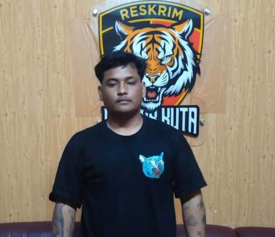 GEKP, akhirnya diamankan Mapolsek Kuta di rumahnya setelah sempat melarikan diri .