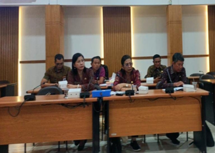 Dinas Kesehatan Klungkung saat menggelar rapat koordinasi dengan Komisi III DPRD Klungkung.