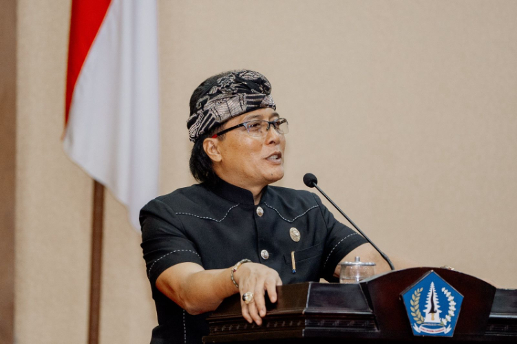 Bupati Badung I Nyoman Giri Prasta saat memaparkan rencana pembangunan tol laut