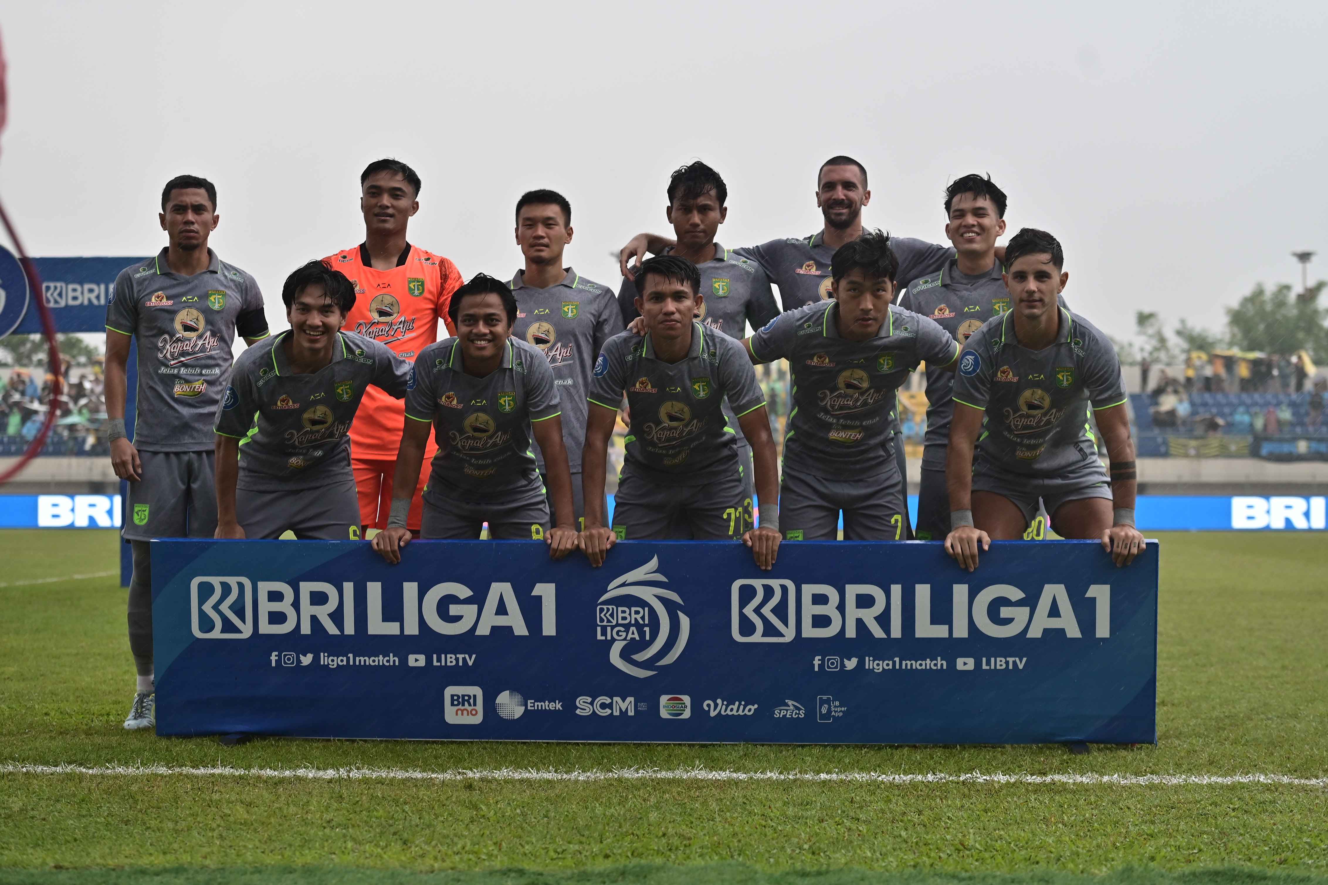 PERSEBAYA: Skuad Persebaya Surabaya di musim 2023/2024. Berdiri berkat dedikasi Paijo dan M. Pamoedji yang kini jadi lumbung pemain Timnas Indonesia.