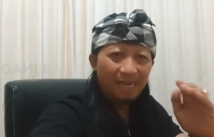Jero Bayu Gendeng meminta pengendara di jalan Sunset Road Bali selalu waspada