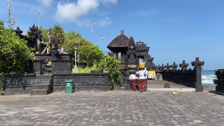 Pura Gede Luhur Batu Ngaus di Desa Cemagi, Mengwi.