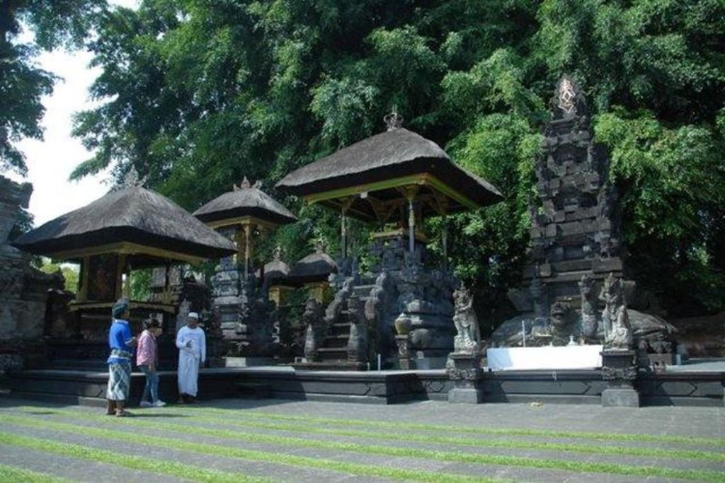 Pura Dang Kahyangan Taman Sari Mengwi di Desa Adat Mengwi, Kabupaten Badung