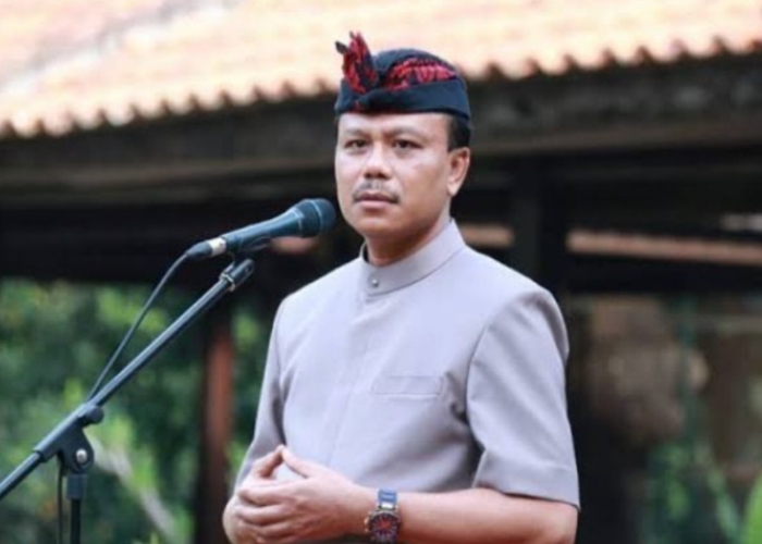 BERKABUNG: Sekretaris Daerah Provinsi Bali Dewa Made Indra