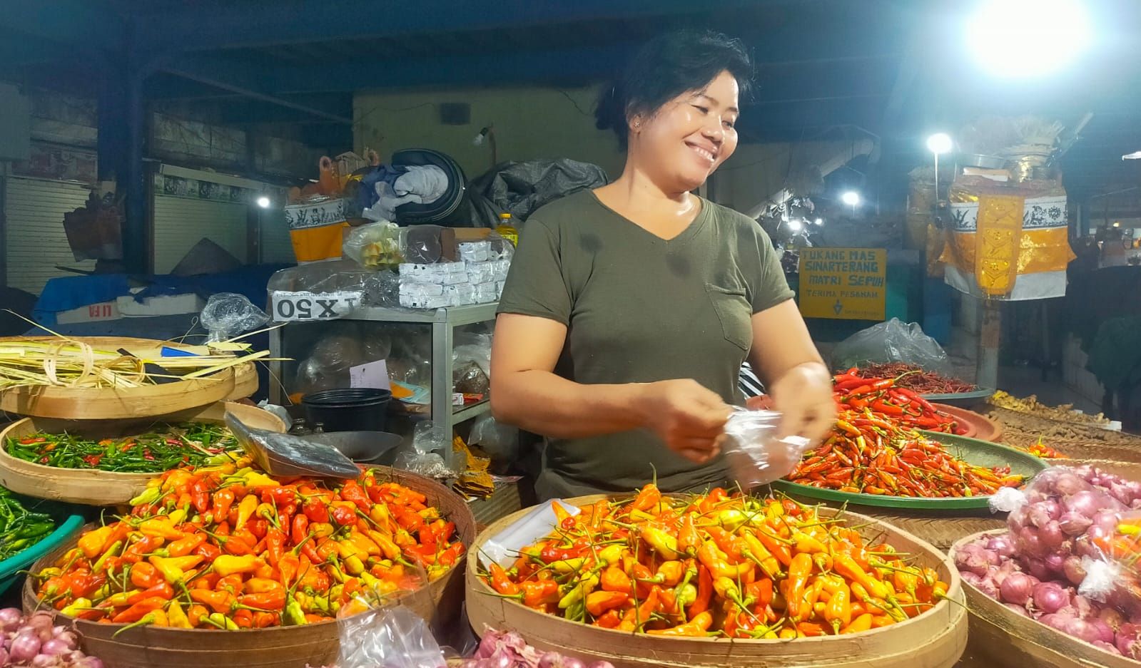 Harga cabai di Pasar Kidul, Bangli tembus Rp85 ribu per kilogram, Jumat (26/7/2024).