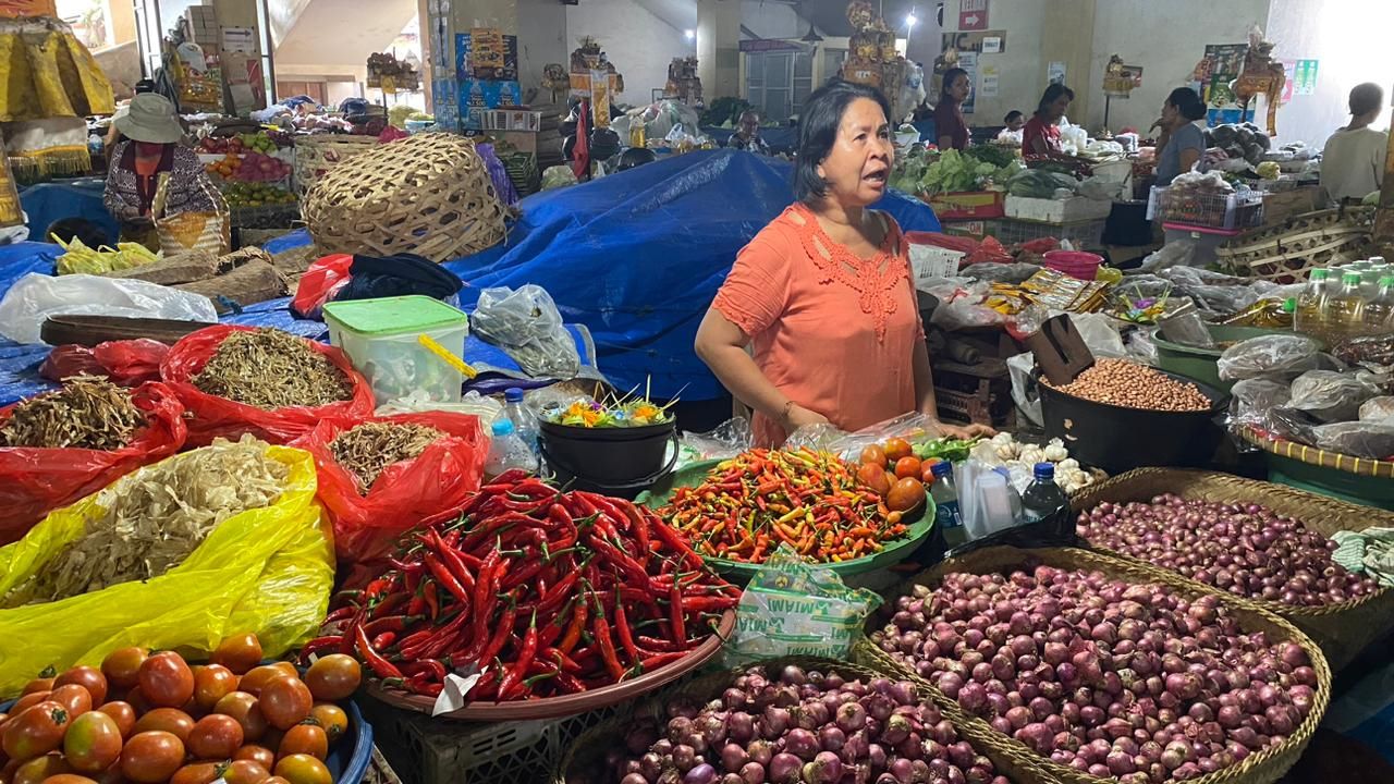 Harga cabai di Pasar Amlapura Timur, Kabupaten Karangasem, Bali naik 100 persen.