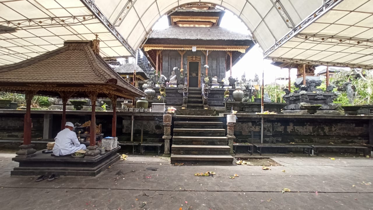 Pura Basukian di Desa Besakih, Kecamatan Rendang, Karangasem