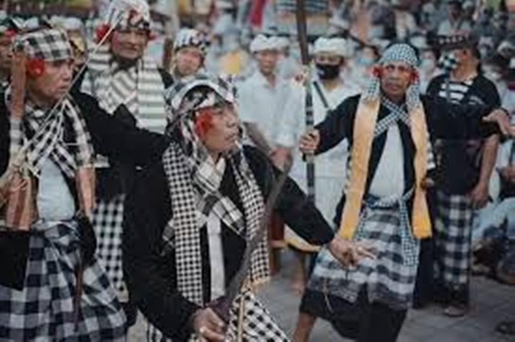 NGEREBONG: Upacara Ngerebong merupakan salah satu upaya Raja Kesiman bersama Mads Lange menghidupkan perekonomian rakyat kala itu.