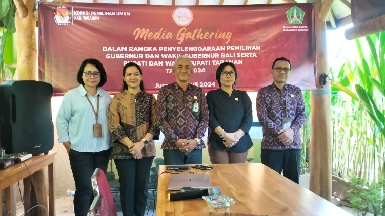 Komisioner KPU Tabanan setelah pemaparan tentang pencapaian target pemilih dalam Pilkada 2024.