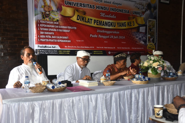Yayasan Griya Gede Manik Uma Jati bekerjasama dengan UNHI Denpasar gelar Diklat Kepemangkuan