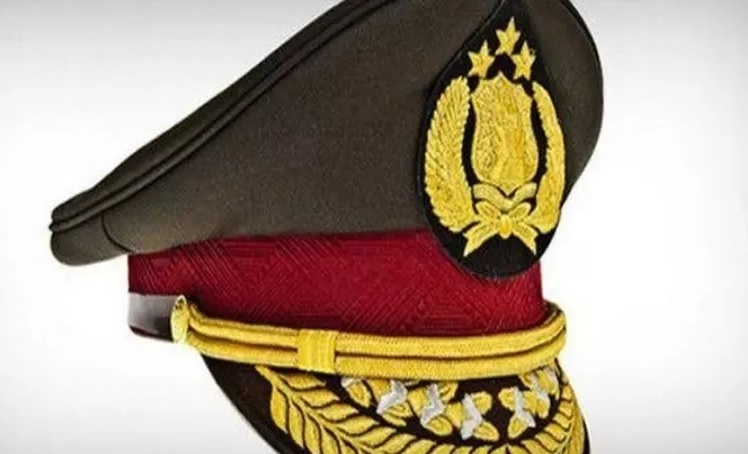 Seorang Kasat di Polresta Denpasar dicopot karena selingkuh. Ini 8 kasus polisi selingkuh yang menggemparkan.