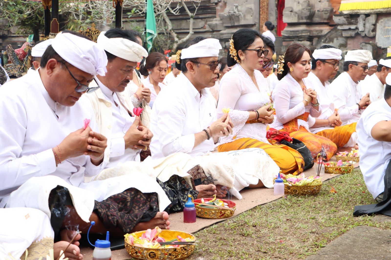 &nbsp;  Bhakti penganyar Pemkot Denpasar serangkaian Karya Panca Wali Krama di Pura Mandara Giri Semeru Agung yang dipimpin Wali Kota Denpasar I Gusti Ngurah Jaya Negara, Rabu (31/7/2024).