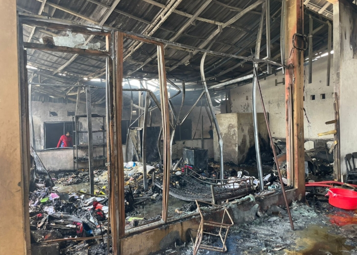 HANGUS: Keadaan Panti Asuhan Wisma Anak-Anak Harapan yang hangus usai diamuk si jago merah.