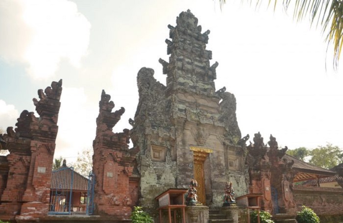 Pura Desa dan Puseh Desa Tonja, Denpasar Timur.  Desa Tonja memiliki sejarah panjang.