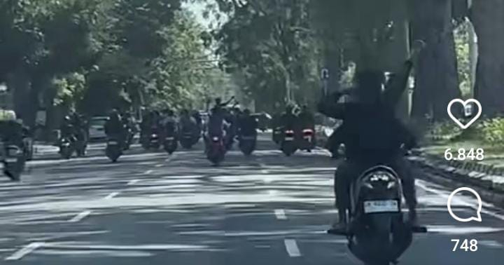 Aksi konvoi ugal-ugalan pemotor tanpa helm viral di Renon Denpasar