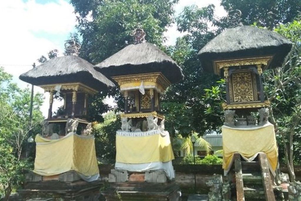 Pura Pada Suci di Desa Sibang, Abiansemal, Badung, memiliki keunikan tersendiri dibandingkan pura Hindu Bali lainnya.
