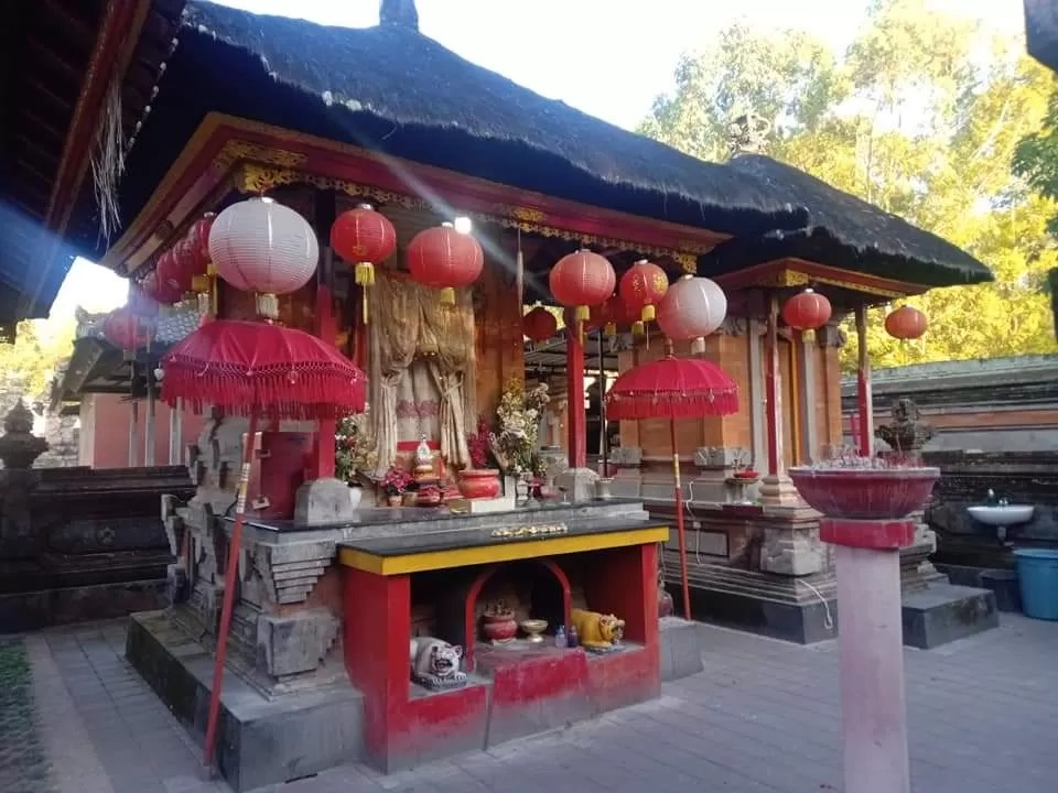 DALEM BALINGKANG &ndash; Pura Dalem Balingkang jadi saksi bisu sejarah Raja Singamandawa yang dikutuk Biksu Siwa Gandu lantaran persoalan di Pasar Dikutapura Wijayakranta.