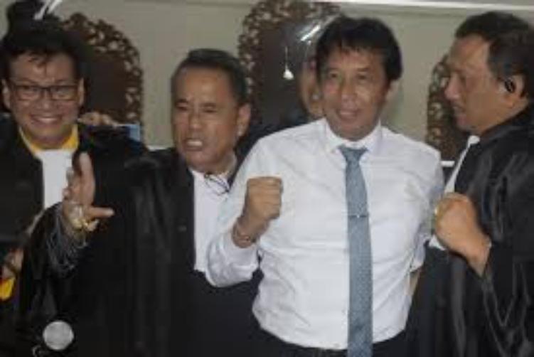 Hotman Paris menjadi salah satu tim kuasa hukum Prof Antara dalam kasus korupsi dana SPI Unud