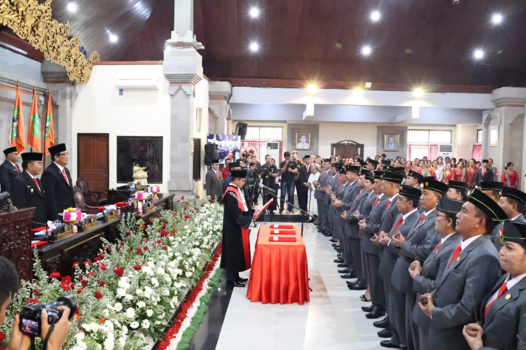 Pelantikan anggota DPRD Tabanan