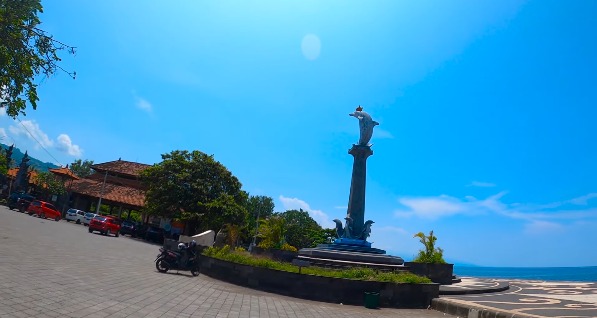Patung Dolphin di kawasan Pantai Lovina, Desa Kalibukbuk,Kecamatan Buleleng, Bali