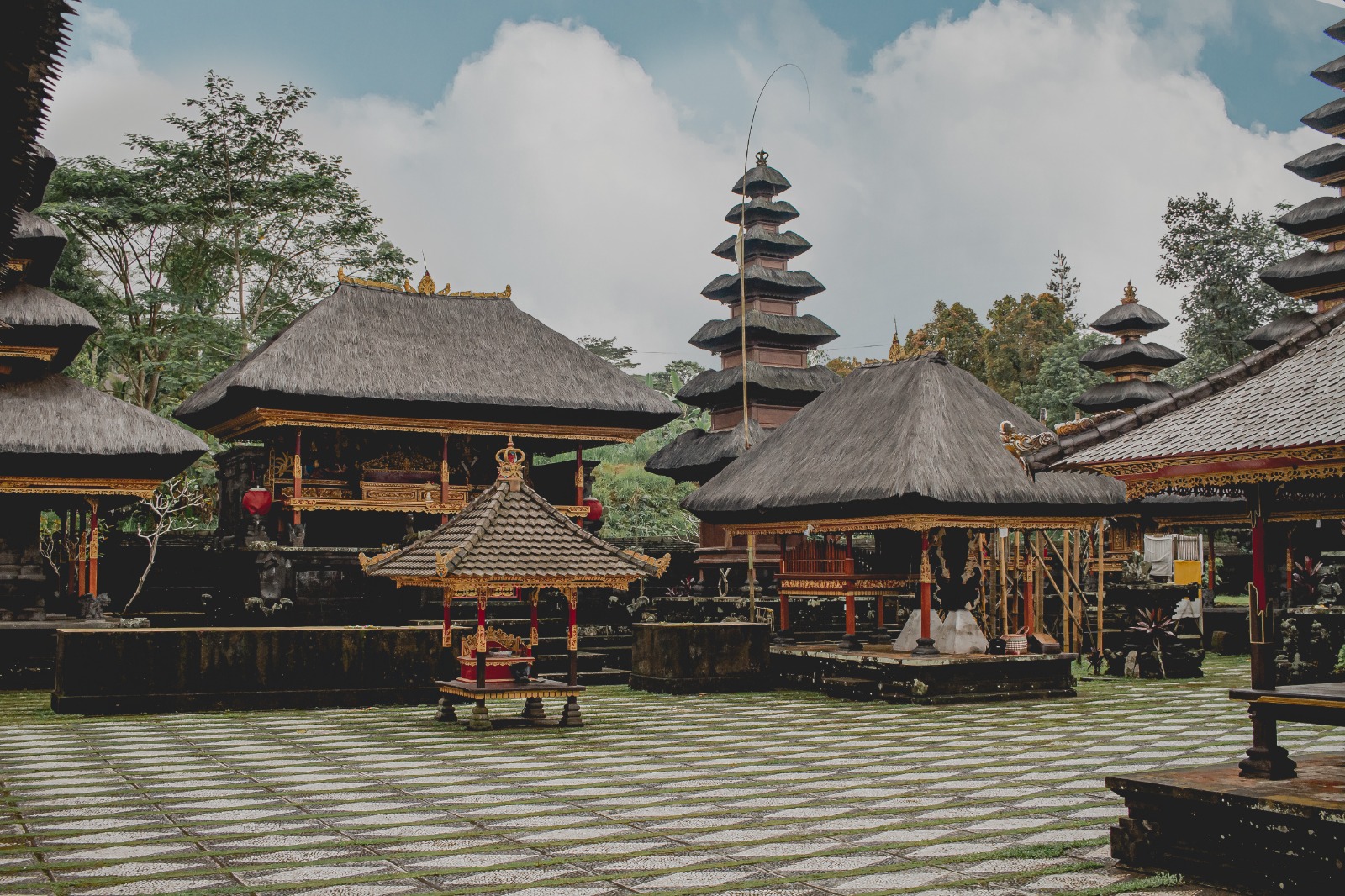 Pura Kiduling Kreteg Besakih sebagai stana Dewa Brahma di Desa Besakih, Kecamatan Rendang, Karangasem