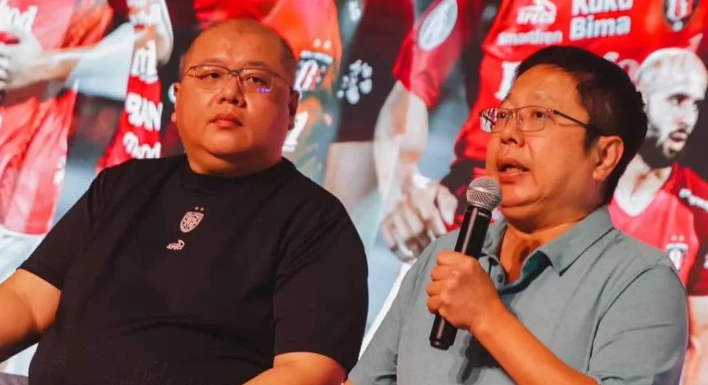 CEO Bali United, Yabes Tanuri (kiri) bersama Presiden Bali United, Pieter Tanuri