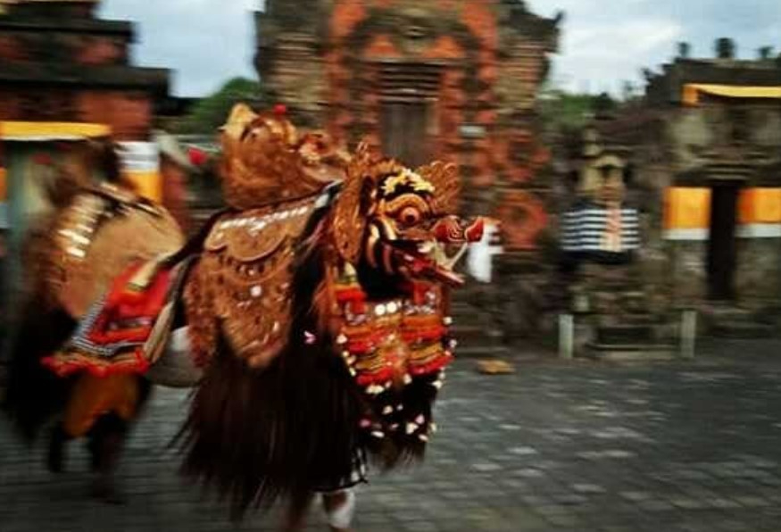 Tari Barong dan Tari Legong, Keindahan Budaya Bali di Desa Batubulan, Gianyar