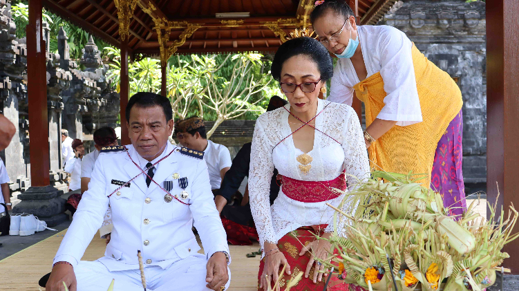 Ketut Lihadnyana saat menjalani prosesi mejaya-jaya tahun 2022 lalu