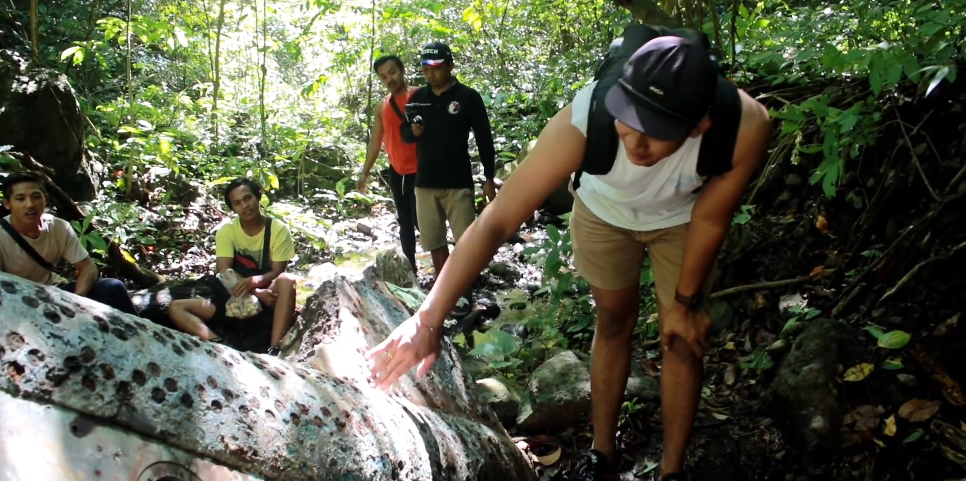 Bangkai Pesawat Pan Am Air yang jatuh di hutan Desa Tinga-Tinga Kecamatan Gerokgak Kabupaten Buleleng pada 22 April 1974 silam