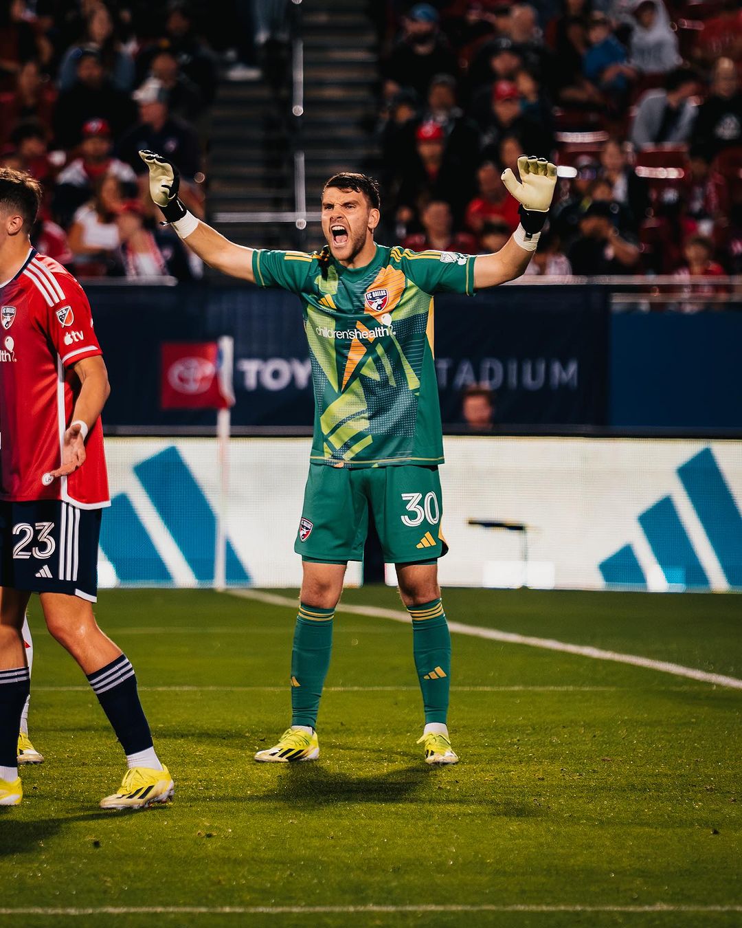 Maarten Paes, kiper FC Dallas dipastikan bisa membela Timnas Indonesia setelah PSSI menang di sidang CAS